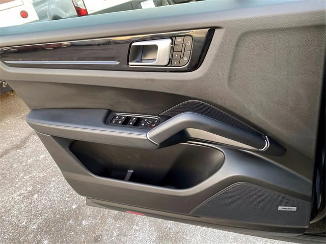 Used 2022 Porsche Cayenne Platinum Edition image 22