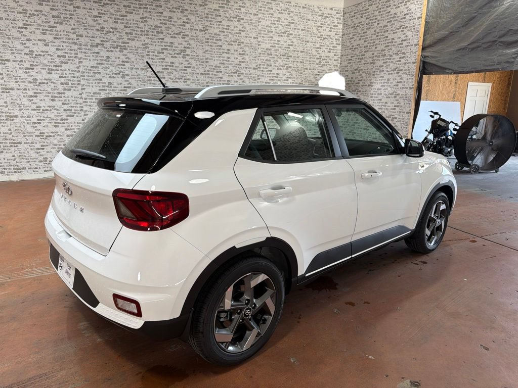 New 2026 Hyundai Venue SEL FWD image 7