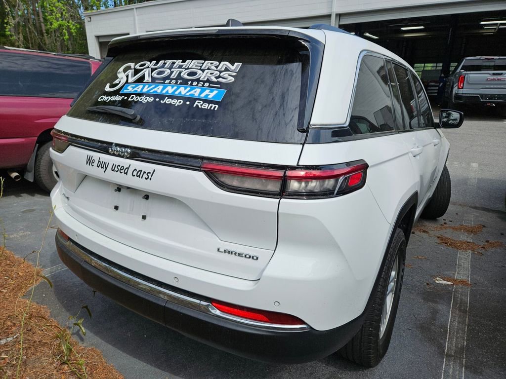 Used 2023 Jeep Grand Cherokee Laredo w/ Luxury Tech Group I image 7