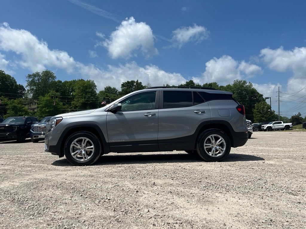 Used 2024 GMC Terrain SLE w/ Driver Convenience Package AWD/4WD image 18