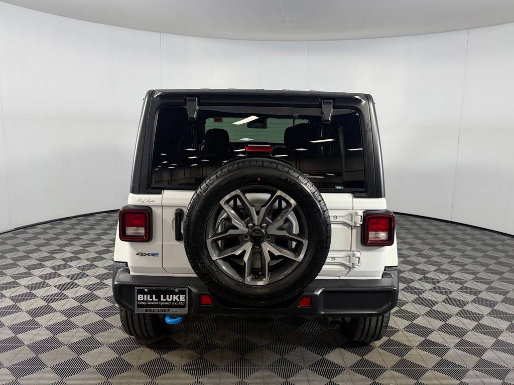 Used 2024 Jeep Wrangler Unlimited AWD/4WD image 8