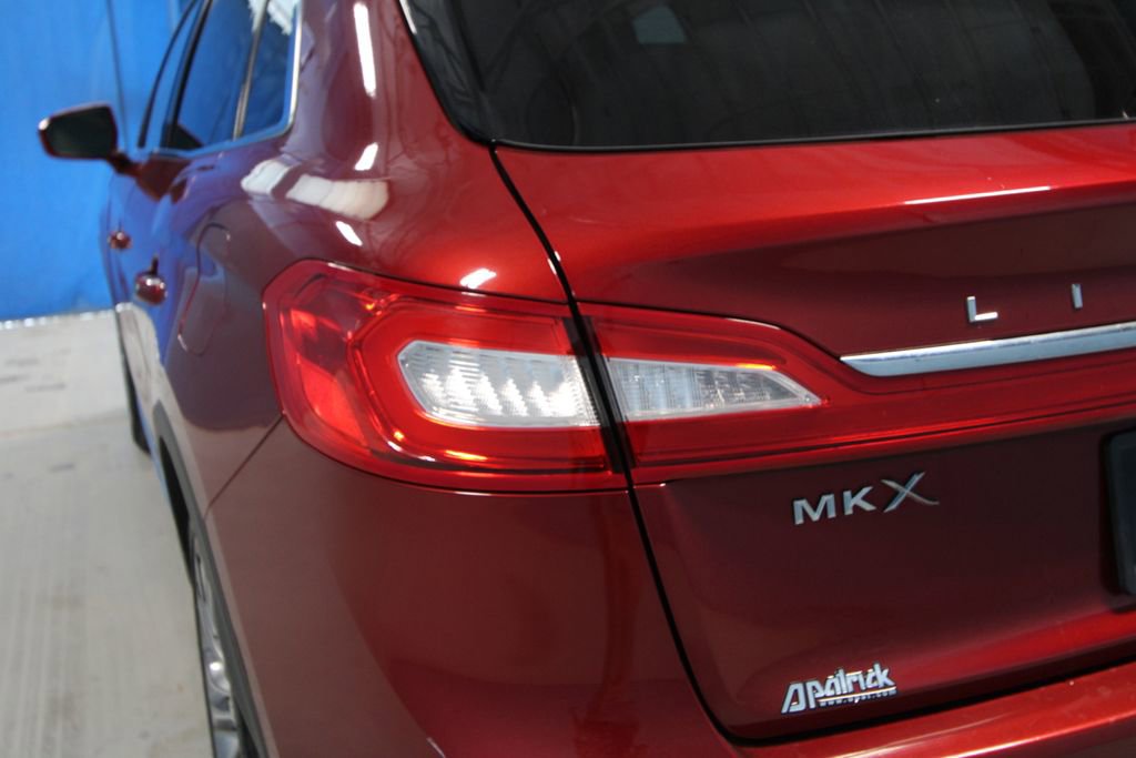 Used 2016 Lincoln MKX Reserve w/ Driver Assistance Package image 37