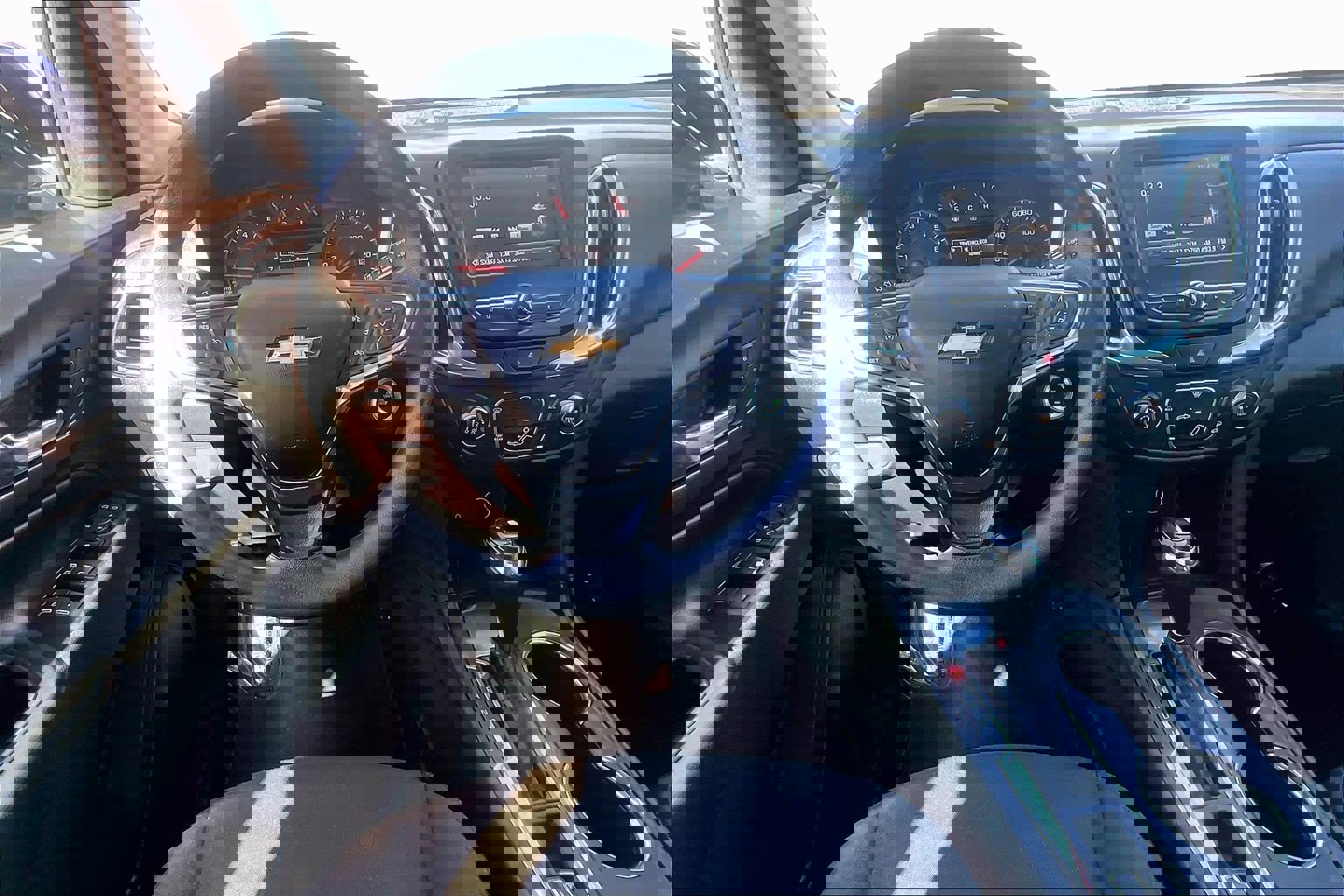 Used 2018 Chevrolet Equinox LT image 4