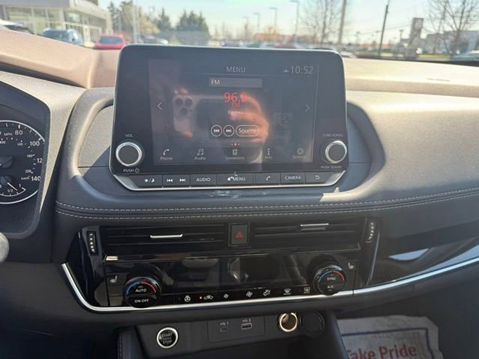 Used 2023 Nissan Rogue SL AWD/4WD image 21