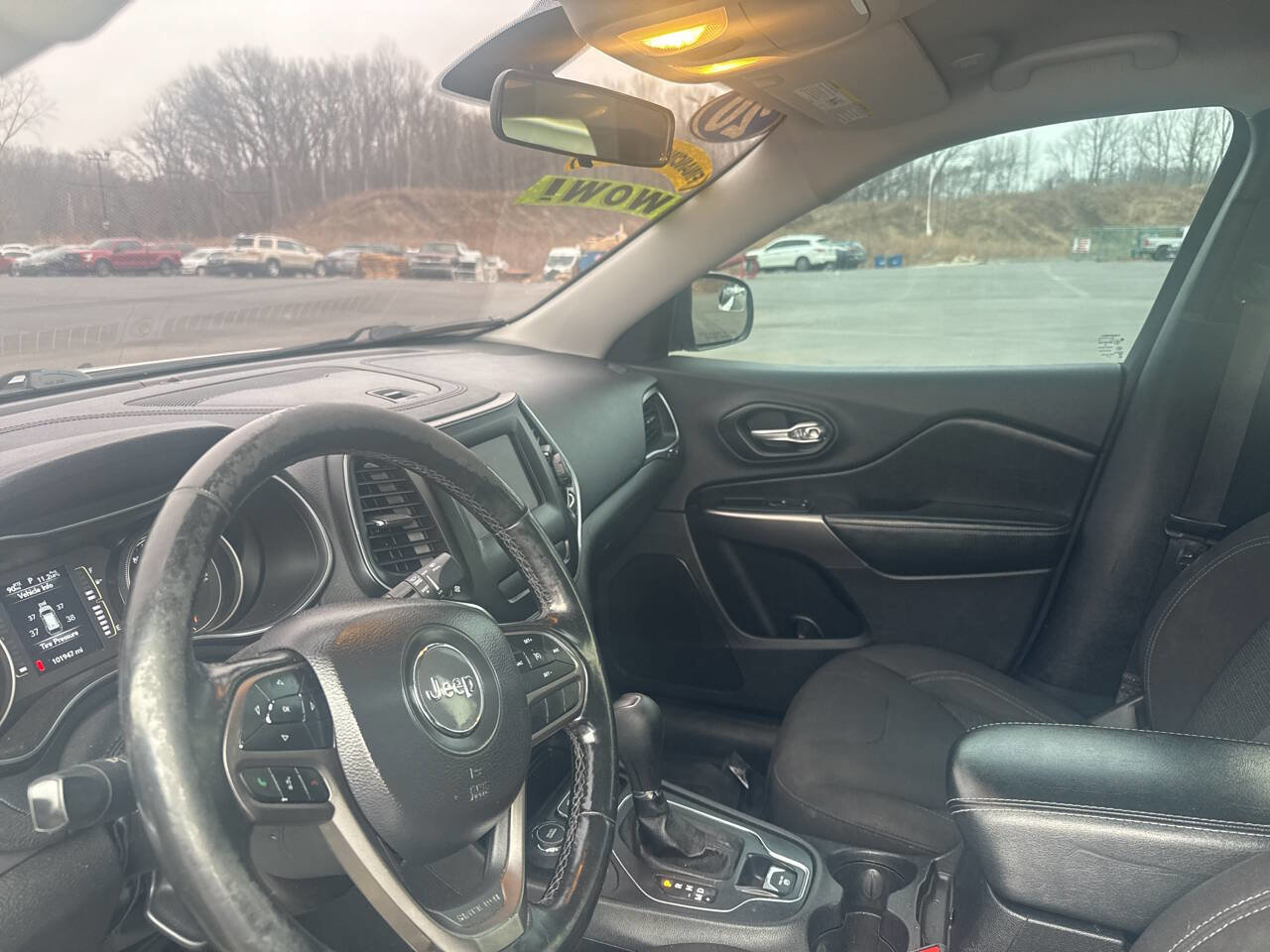 Used 2020 Jeep Cherokee Latitude w/ Cold Weather Group image 17