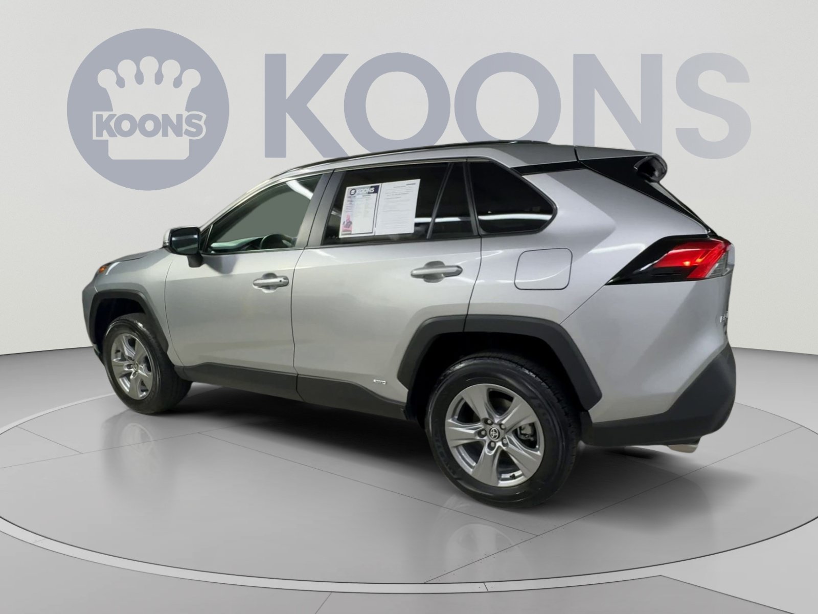 Used 2024 Toyota RAV4 XLE AWD/4WD image 8
