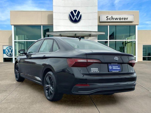 Used 2022 Volkswagen Jetta SE w/ Panoramic Sunroof Package image 6