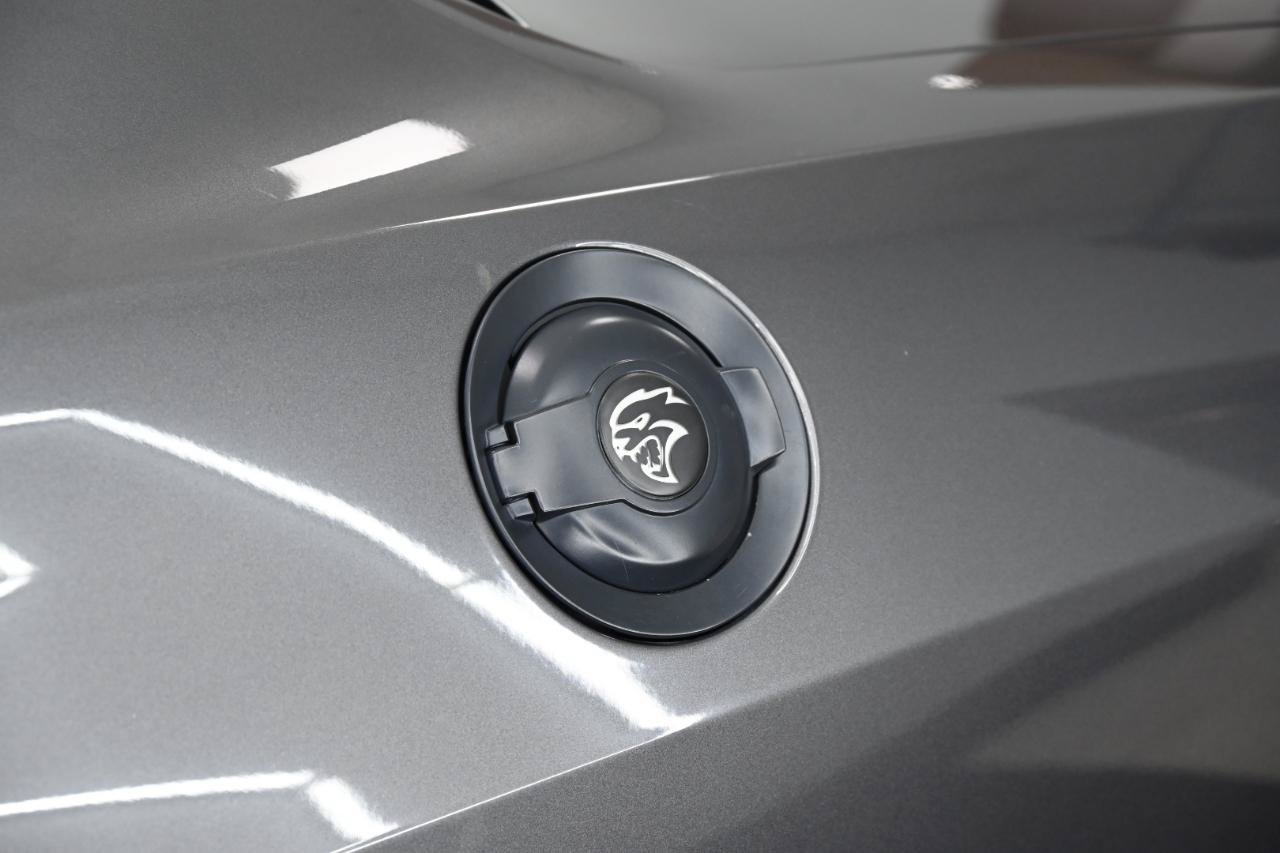 Used 2015 Dodge Challenger SRT Hellcat RWD image 11