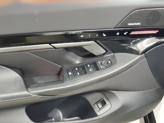 Used 2025 BMW 530i w/ M Sport Package image 14