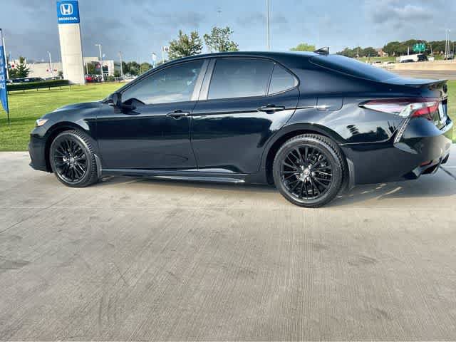 Used 2022 Toyota Camry SE AWD/4WD image 4
