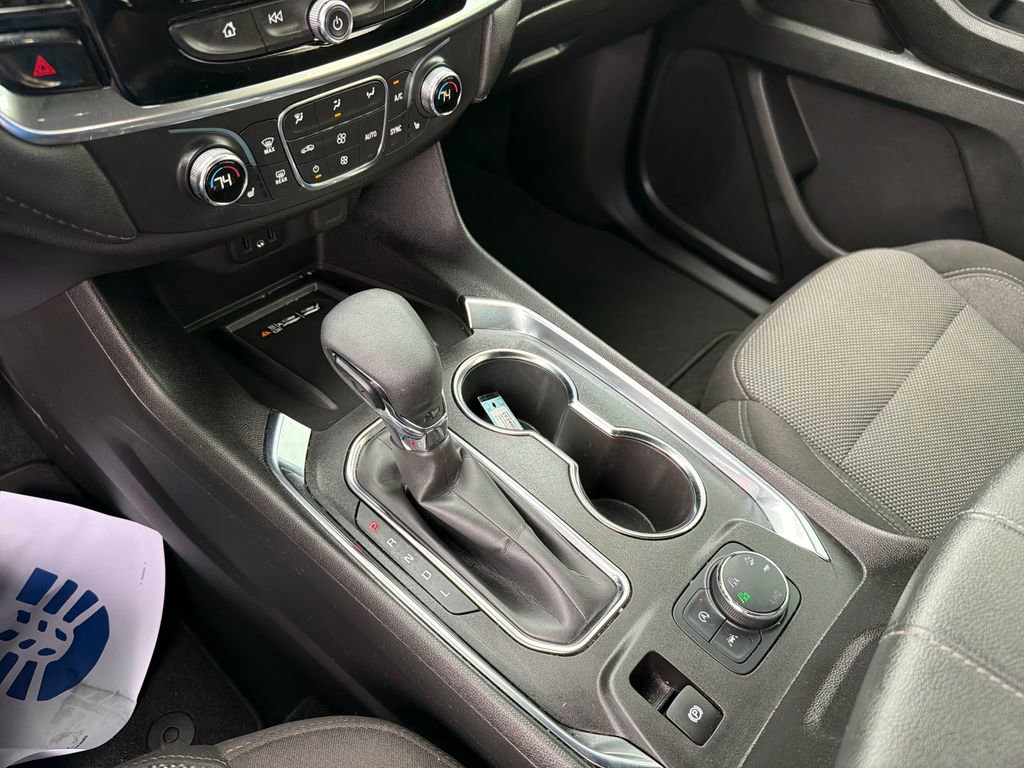 Used 2023 Chevrolet Traverse LT image 25