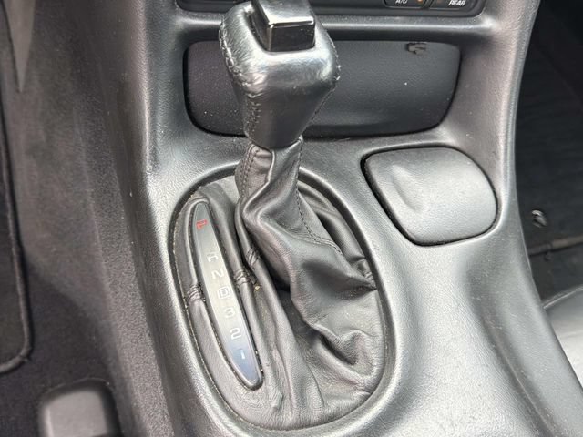 Used 2001 Chevrolet Corvette Coupe RWD image 18