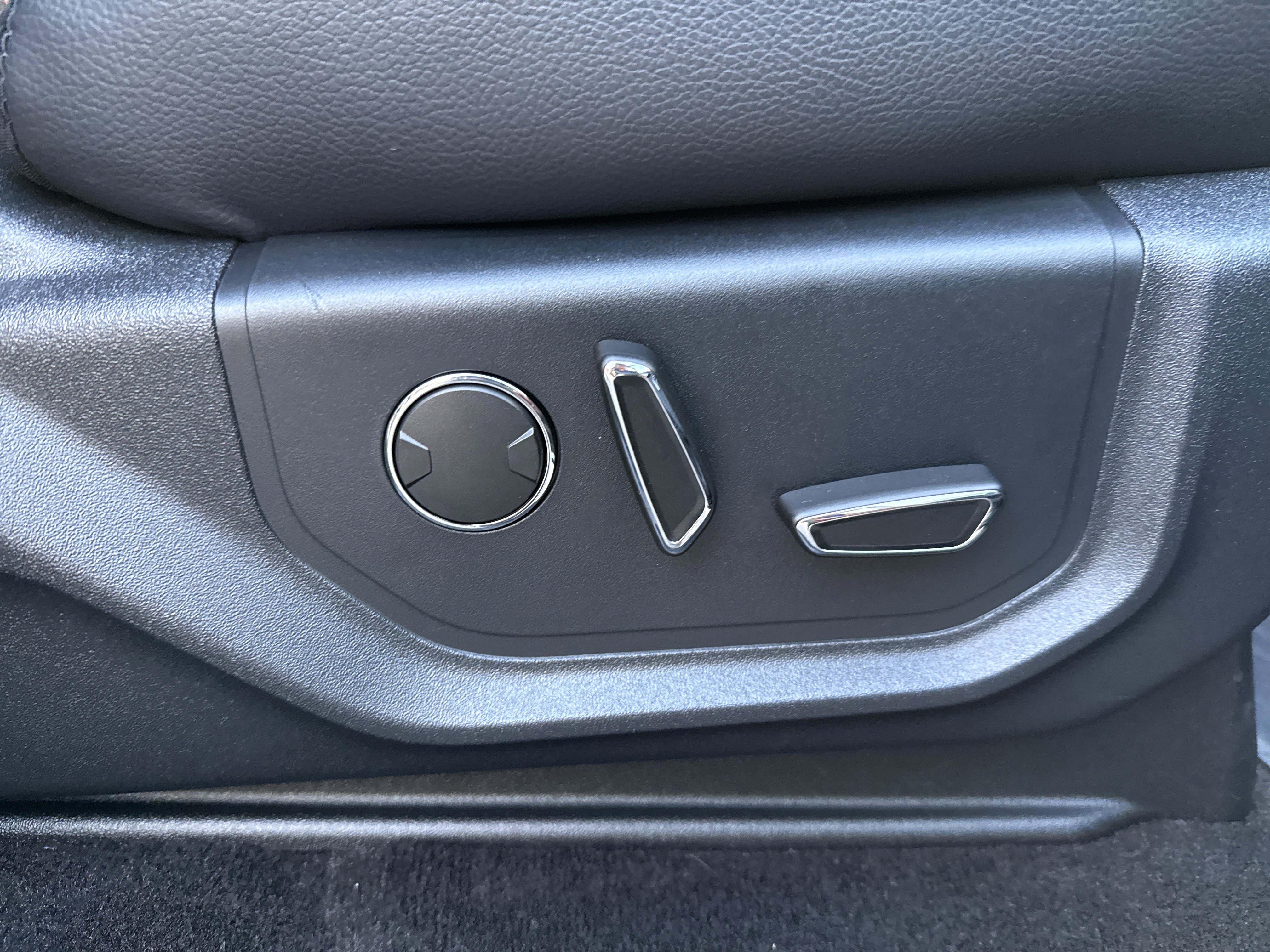 Certified 2020 Ford Expedition Limited w/ Equipment Group 303A AWD/4WD image 32