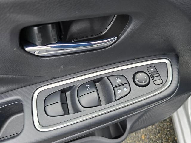 New 2025 Nissan Versa SR image 19