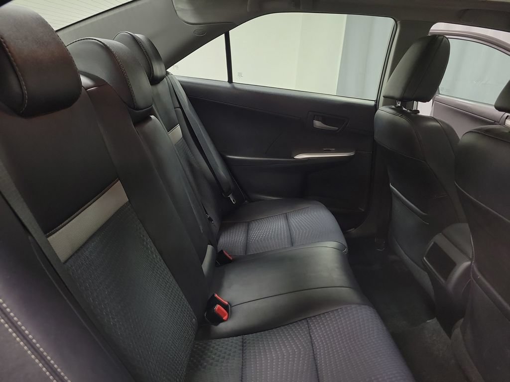 Used 2014 Toyota Camry SE w/ Moonroof Package FWD image 26