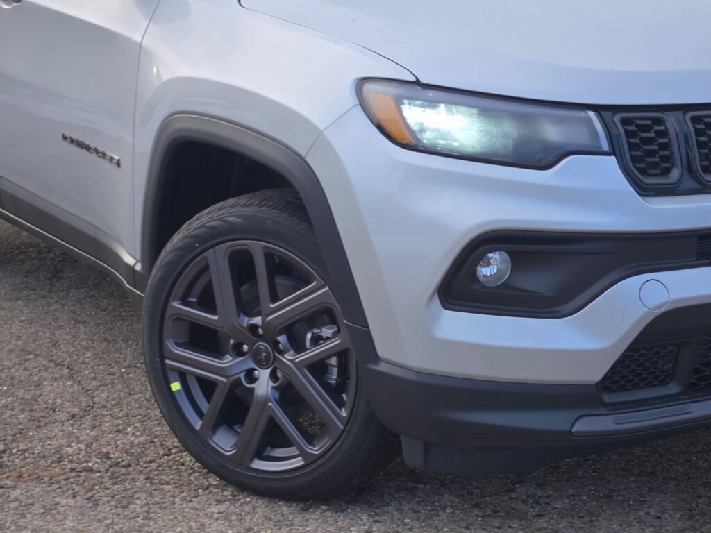 New 2026 Jeep Compass Latitude AWD/4WD image 4