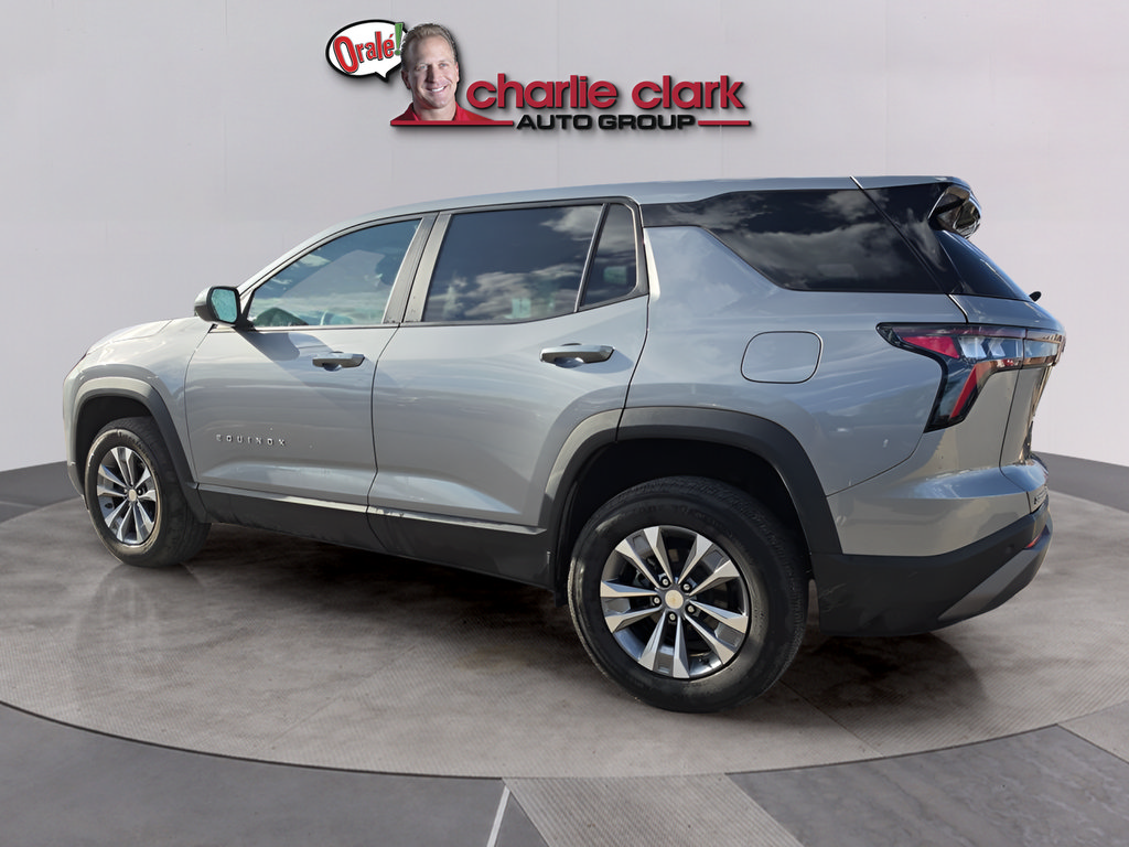 Used 2026 Chevrolet Equinox LT FWD image 3