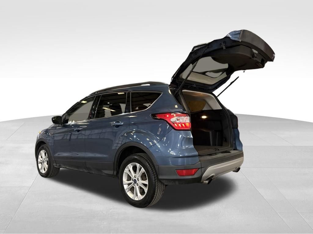 Used 2018 Ford Escape SE image 16