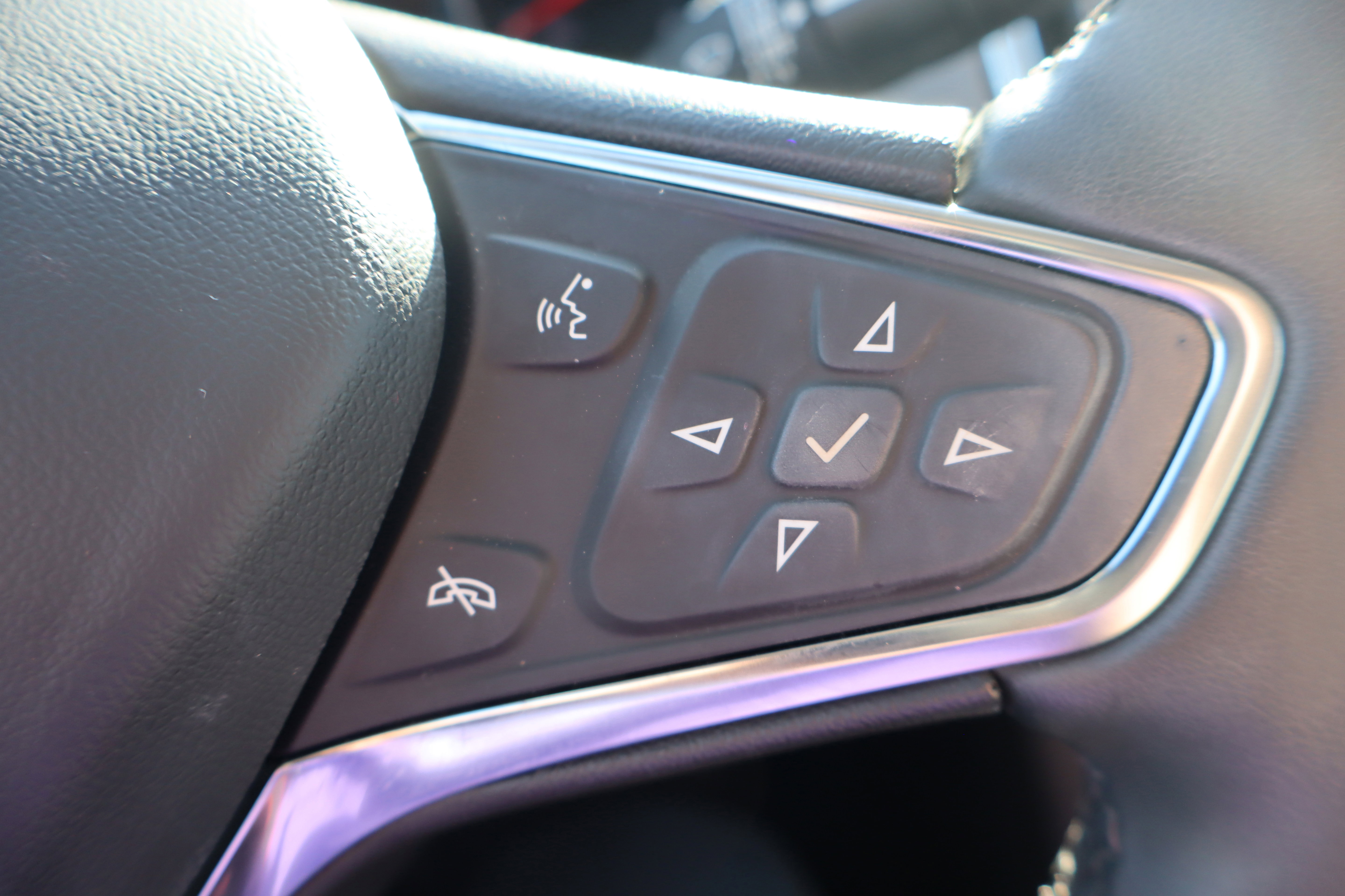 Used 2024 Chevrolet Equinox LT FWD image 16