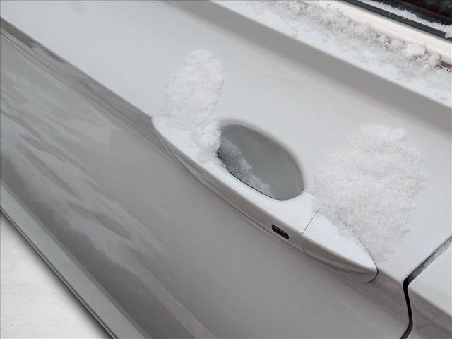 Used 2024 Volkswagen Jetta SE image 12