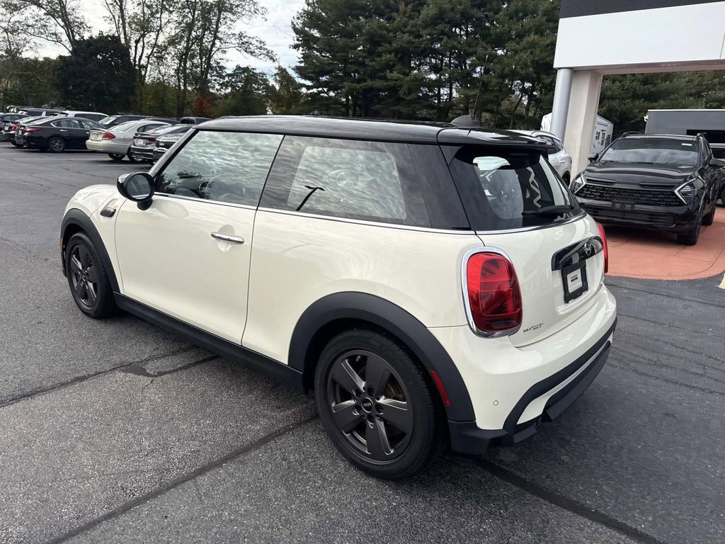 Used 2022 MINI Cooper 2-Door Hardtop image 3