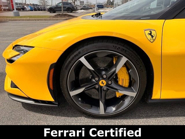 Used 2022 Ferrari SF90 Spider image 19