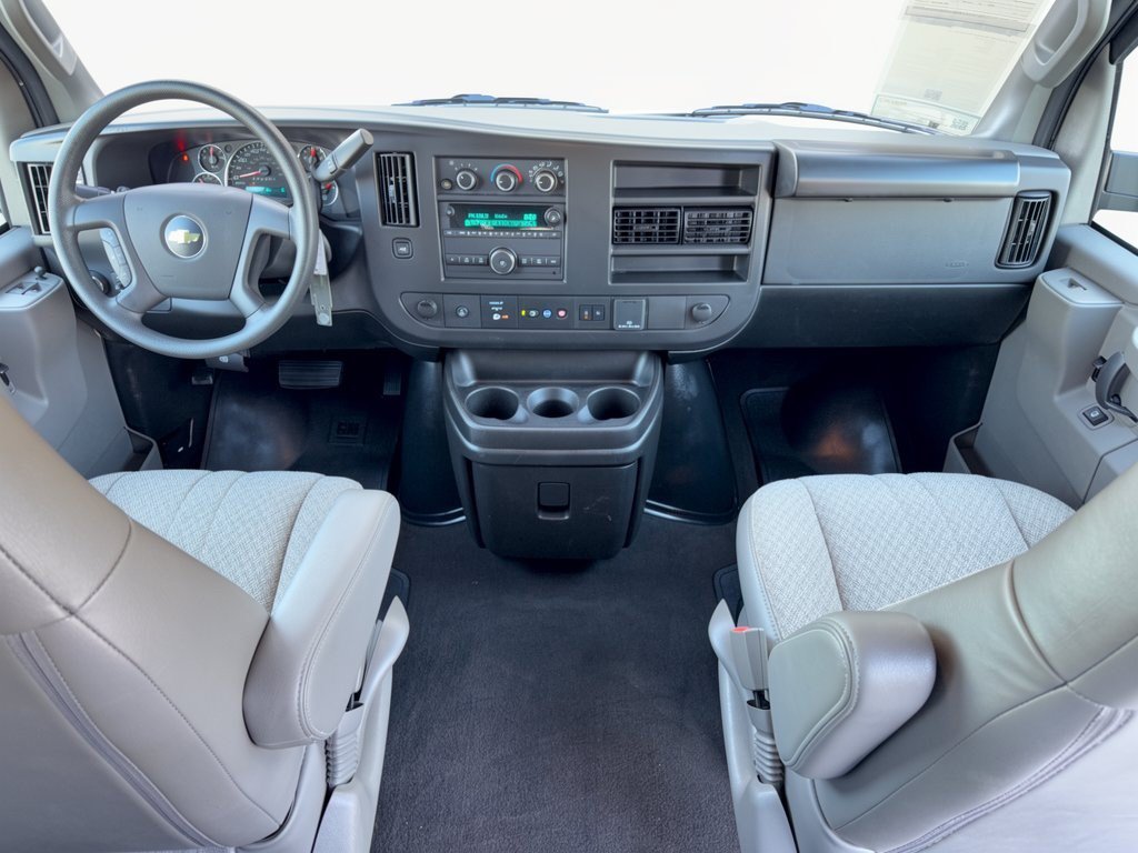Certified 2025 Chevrolet Express 3500 LT w/ LT Preferred Equipment Group RWD image 17