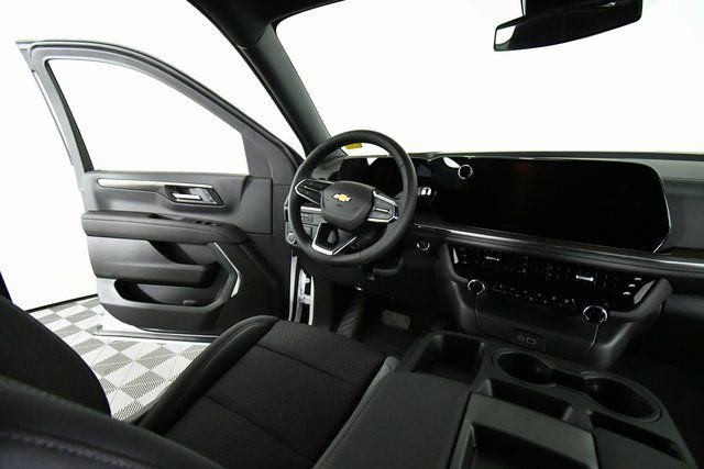 New 2026 Chevrolet Suburban LS AWD/4WD image 19