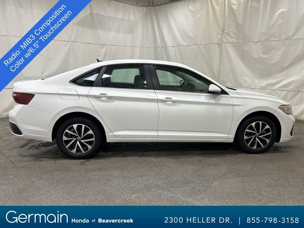 Used 2024 Volkswagen Jetta S image 2