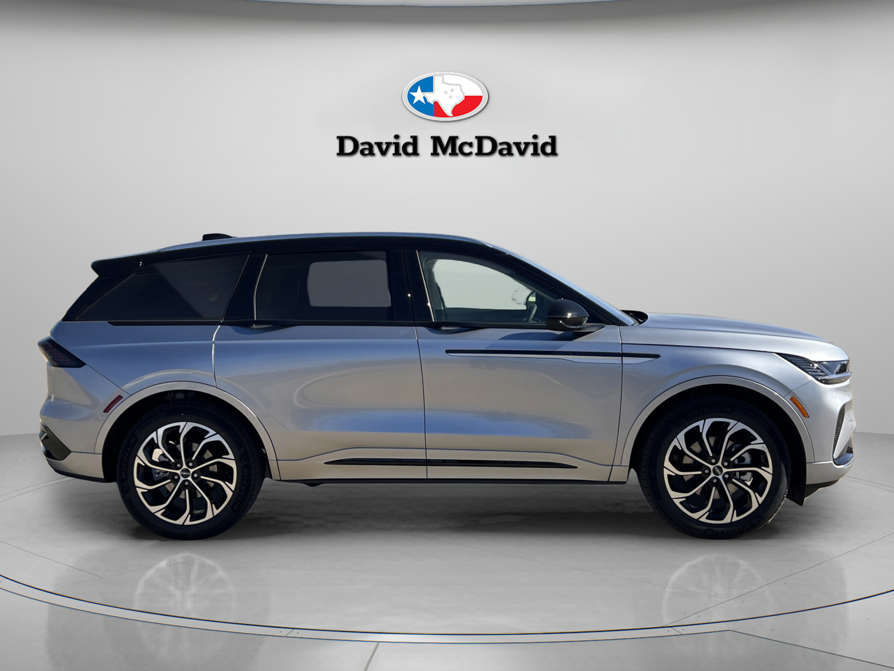 New 2026 Lincoln Nautilus Reserve AWD/4WD image 8