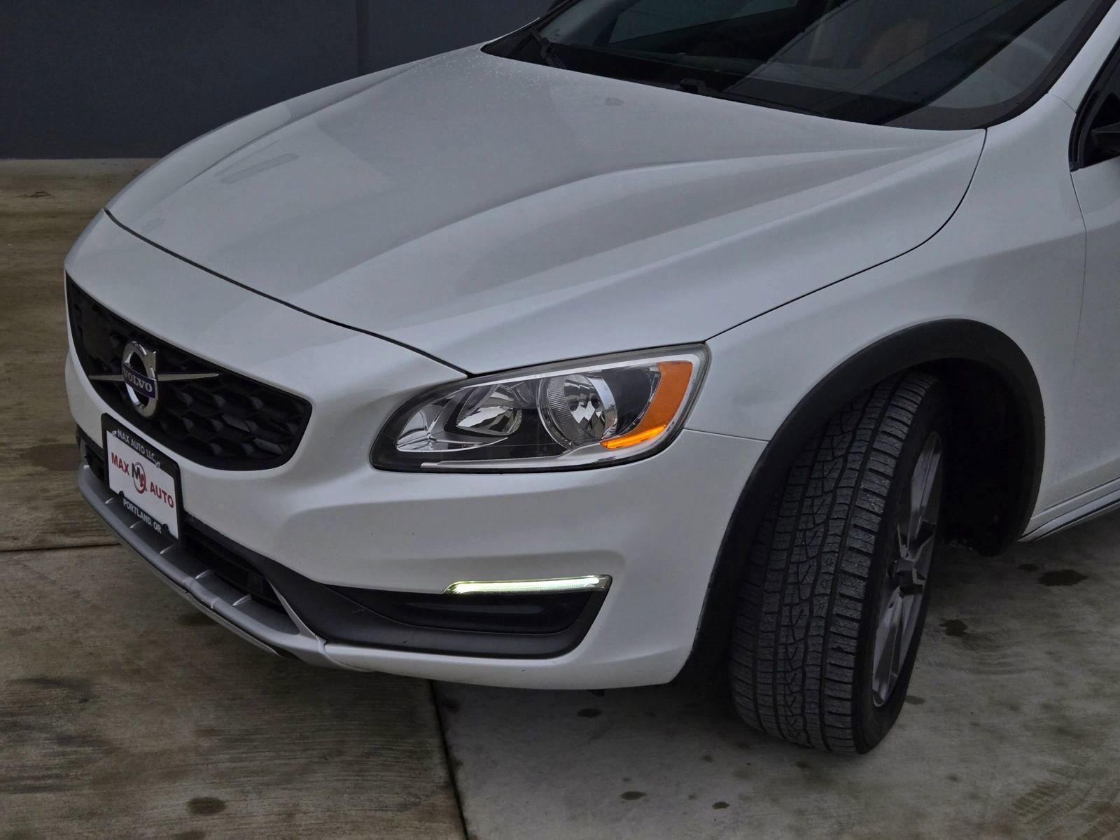 Used 2016 Volvo V60 T5 Cross Country w/ Convenience Package image 38