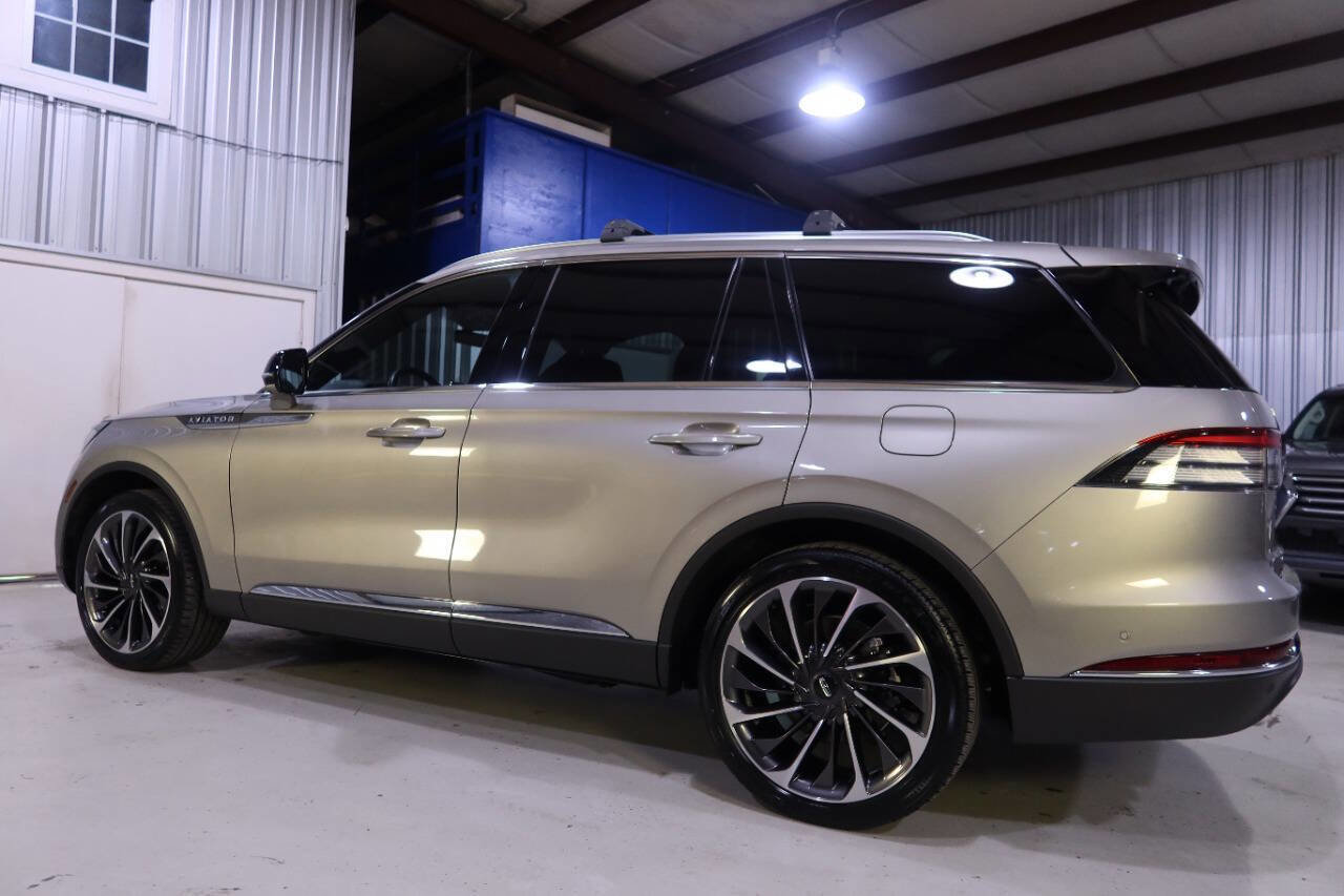 Used 2023 Lincoln Aviator Reserve w/ Equipment Group 201A image 2