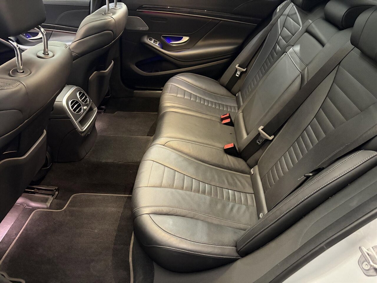 Used 2020 Mercedes-Benz S 560 Sedan image 23