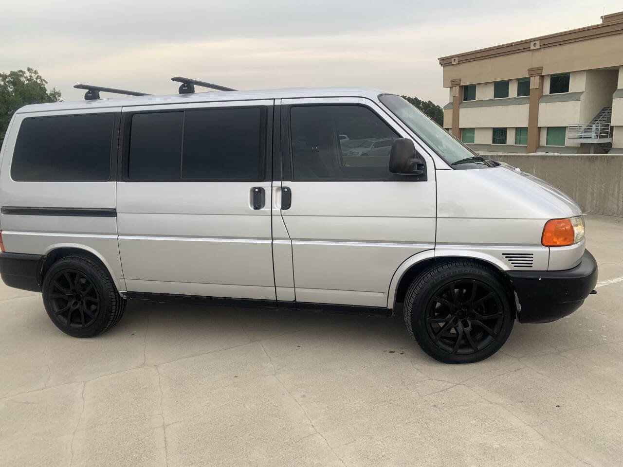 Used 2003 Volkswagen Eurovan MV FWD image 8