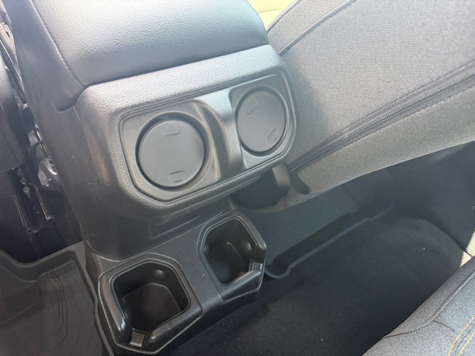 Used 2025 Jeep Wrangler Sport AWD/4WD image 32