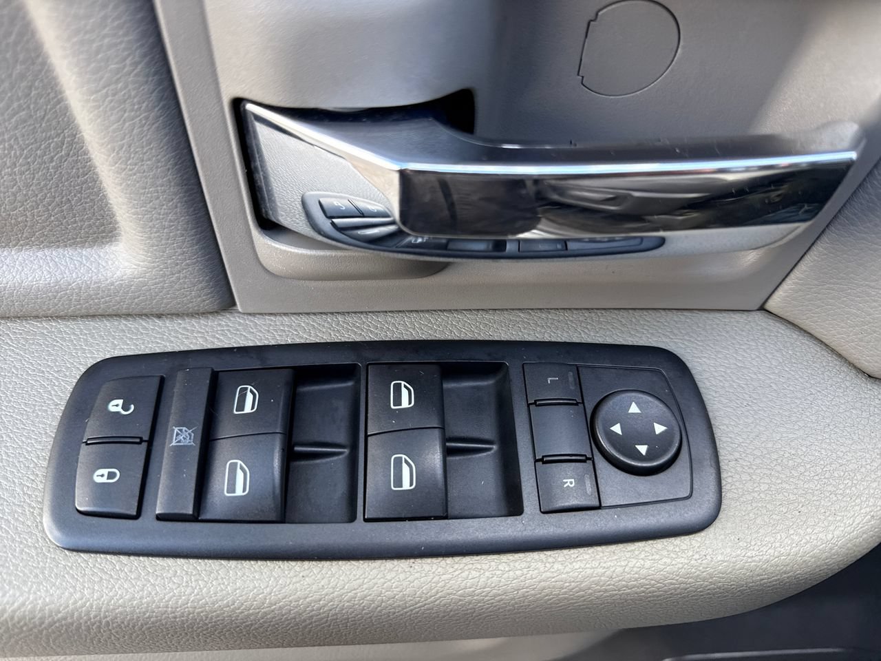 Used 2011 RAM 1500 Classic SLT AWD/4WD image 15