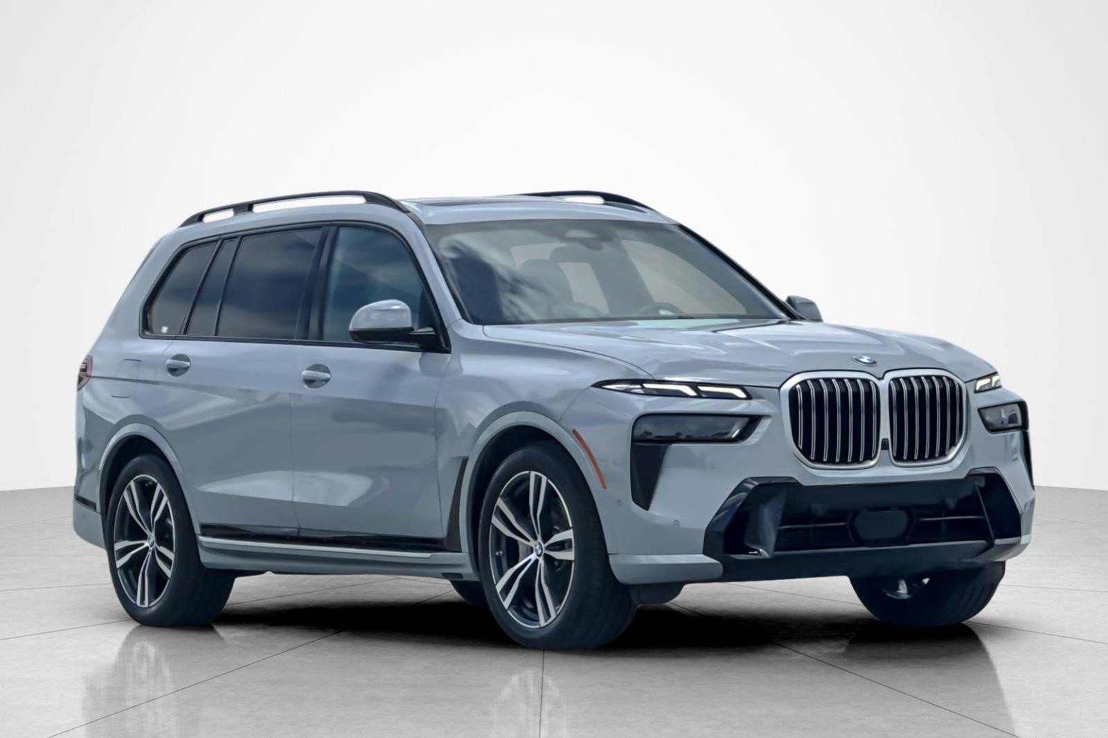 Used 2023 BMW X7 xDrive40i w/ M Sport Package AWD/4WD image 7