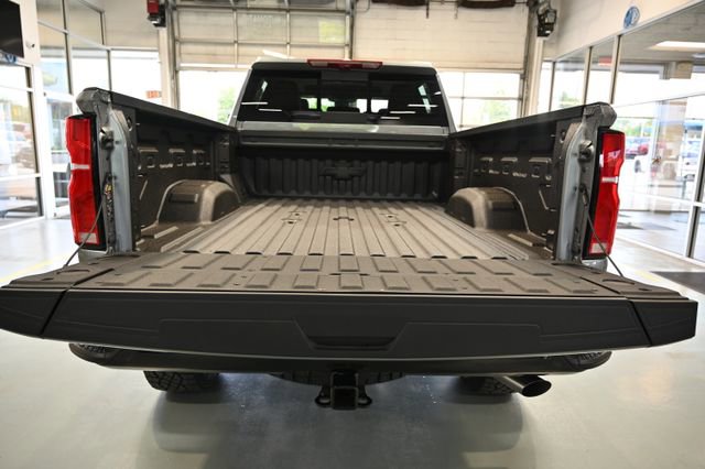 New 2026 Chevrolet Silverado 2500 ZR2 w/ LPO, Dark Essentials Package AWD/4WD image 8