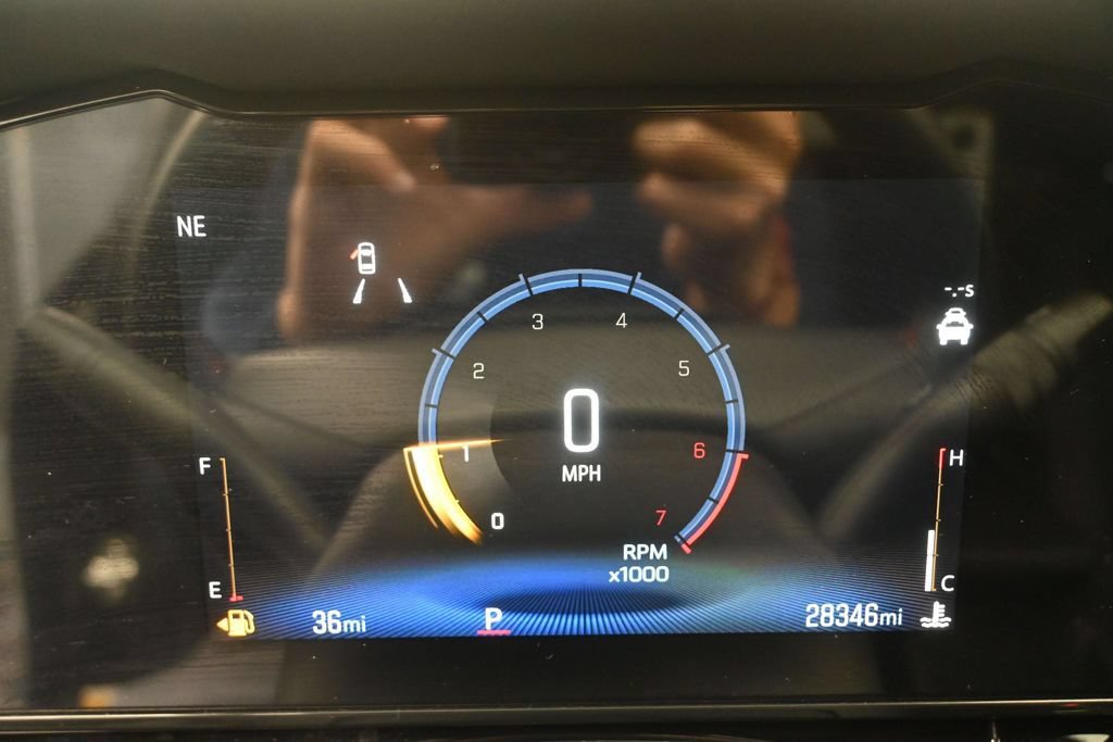 Used 2025 Chevrolet Trax RS w/ Sunroof Package FWD image 13