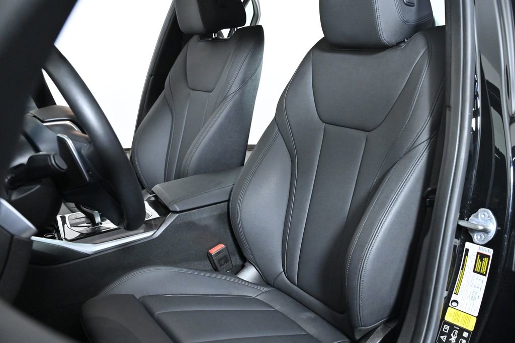 Used 2019 BMW 330i xDrive Sedan w/ Driving Assistance Package image 28