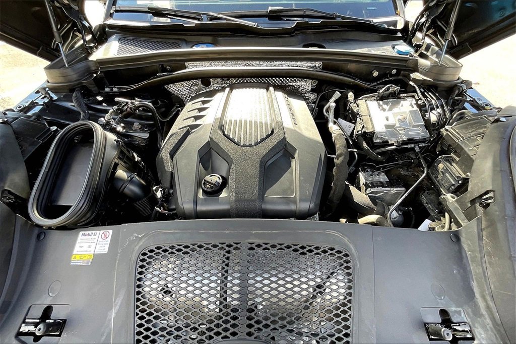 Used 2022 Porsche Macan Base image 30