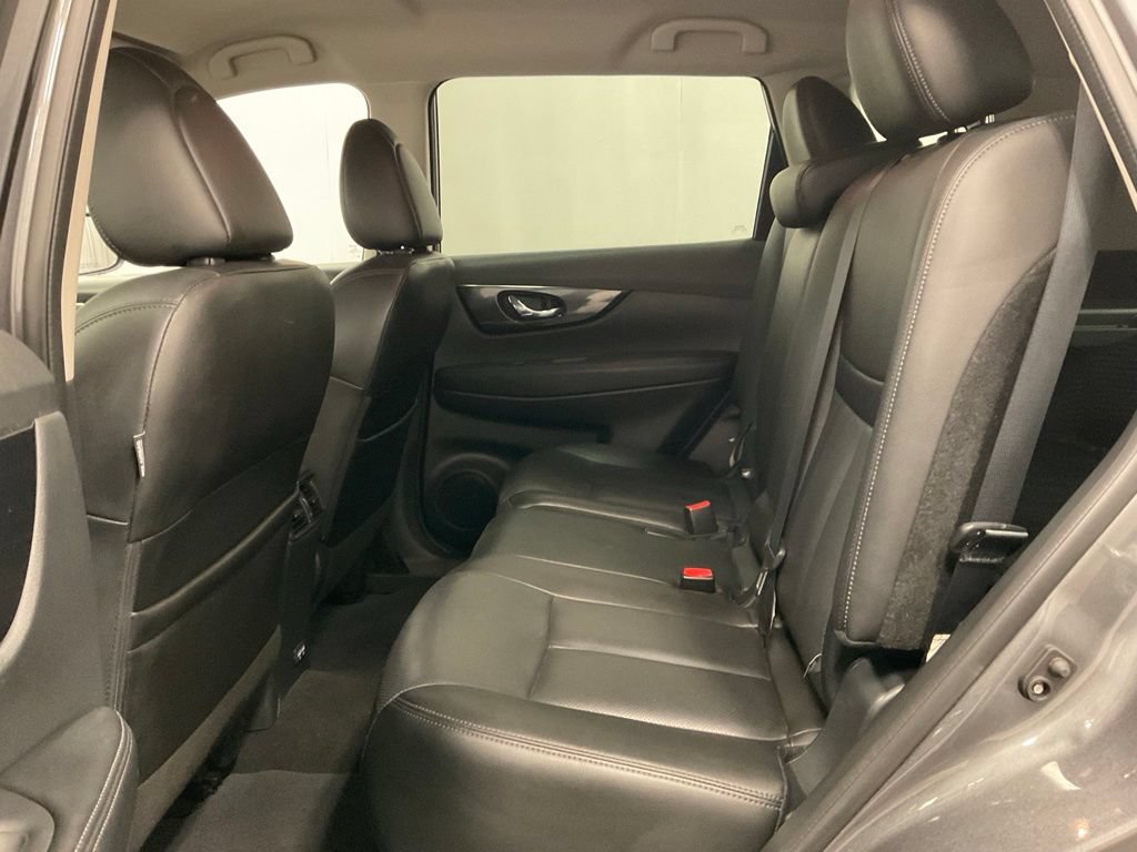 Used 2018 Nissan Rogue SL AWD/4WD image 35