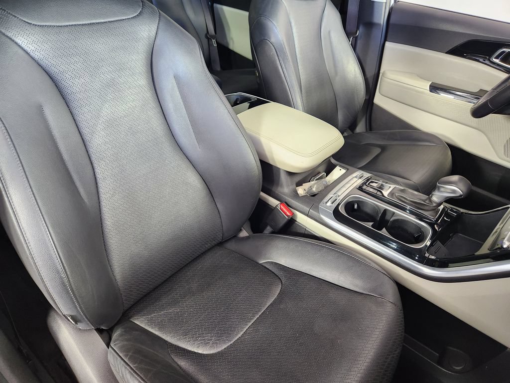 Used 2023 Kia Carnival SX Prestige FWD image 11