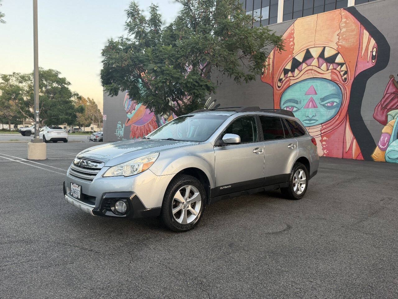 Used 2013 Subaru Outback 2.5i Limited AWD/4WD image 2