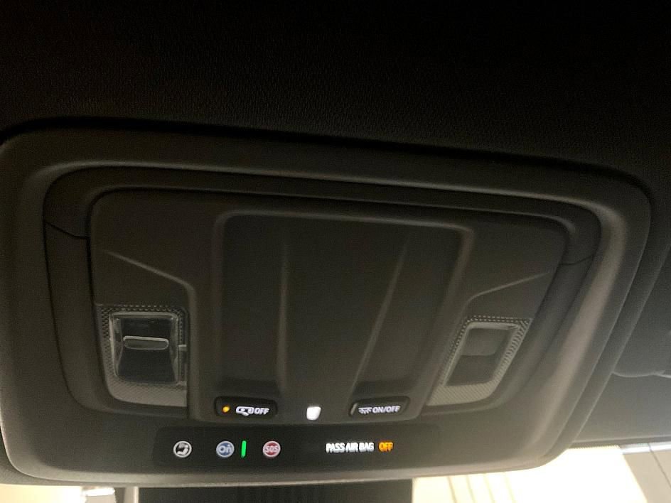 Used 2023 Chevrolet Silverado 1500 LT image 24