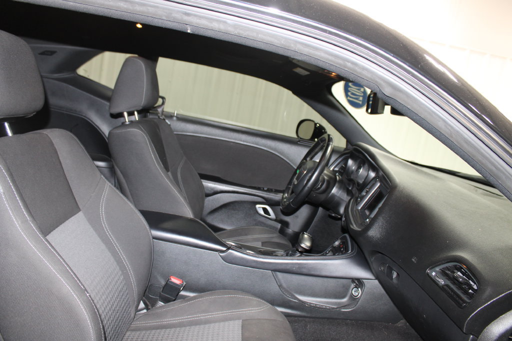 Used 2021 Dodge Challenger SXT RWD image 28