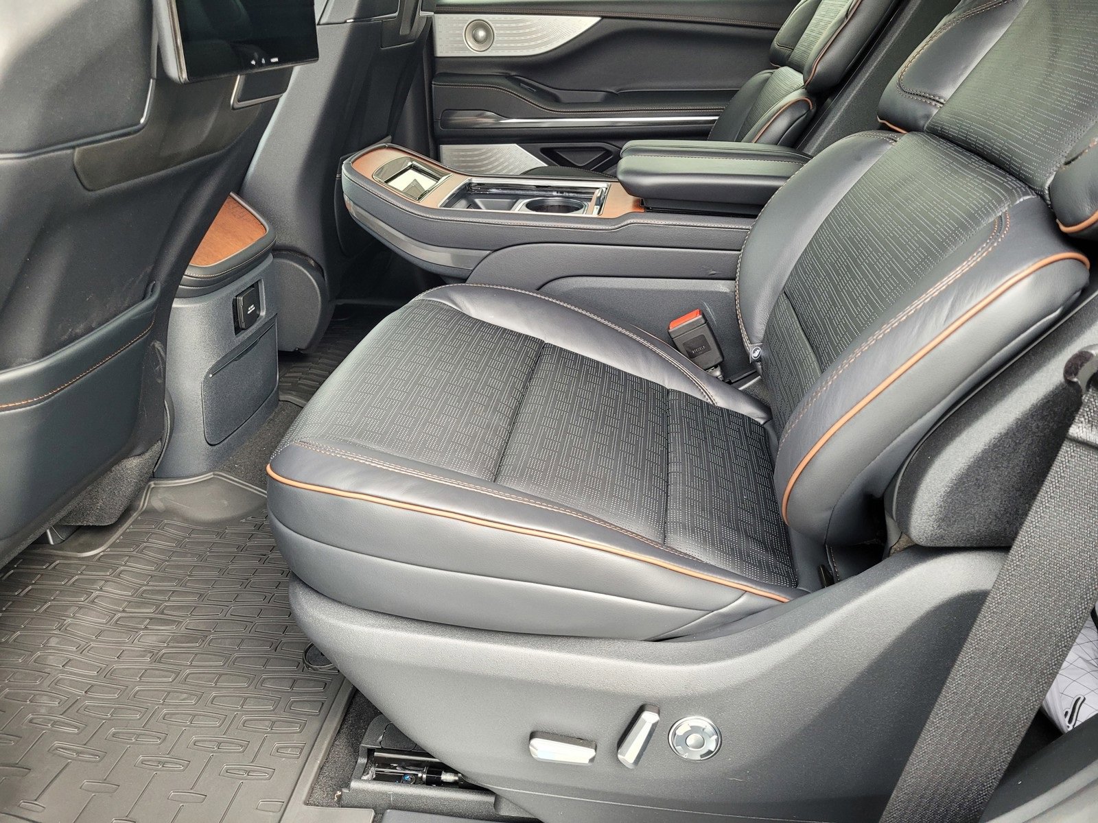 New 2025 Lincoln Navigator Black Label image 6