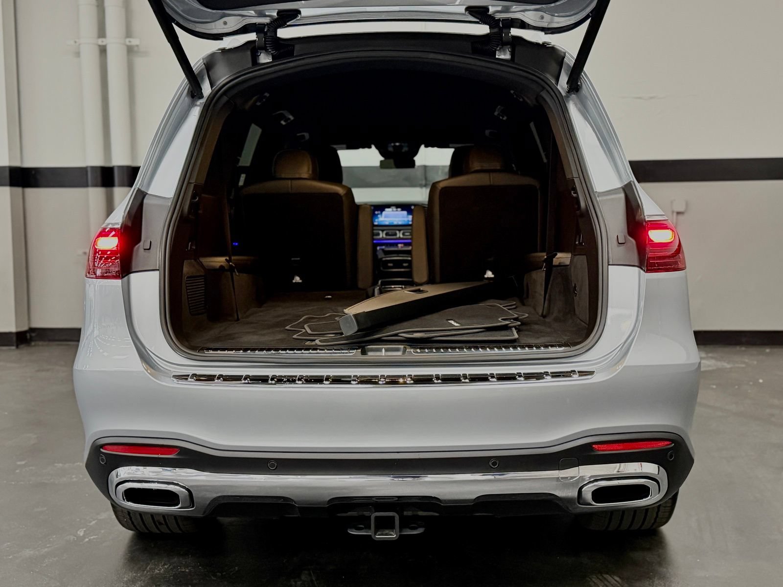 Used 2025 Mercedes-Benz GLS 450 4MATIC image 15