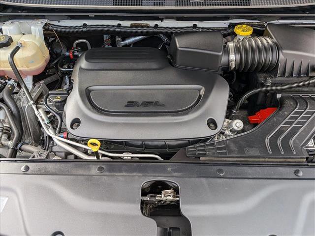 Used 2022 Chrysler Pacifica Touring-L image 24