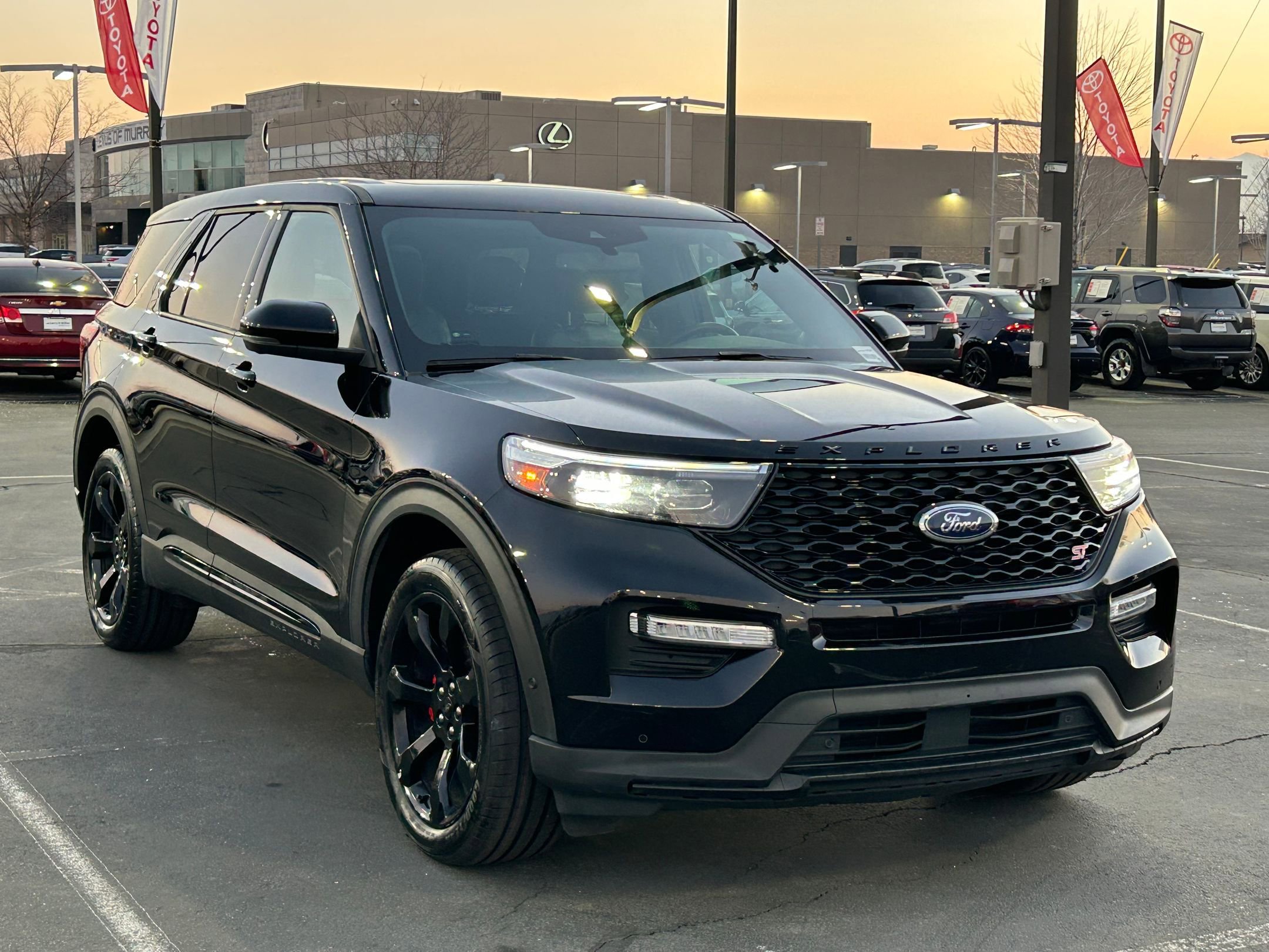 Used 2022 Ford Explorer ST w/ Equipment Group 401A image 7